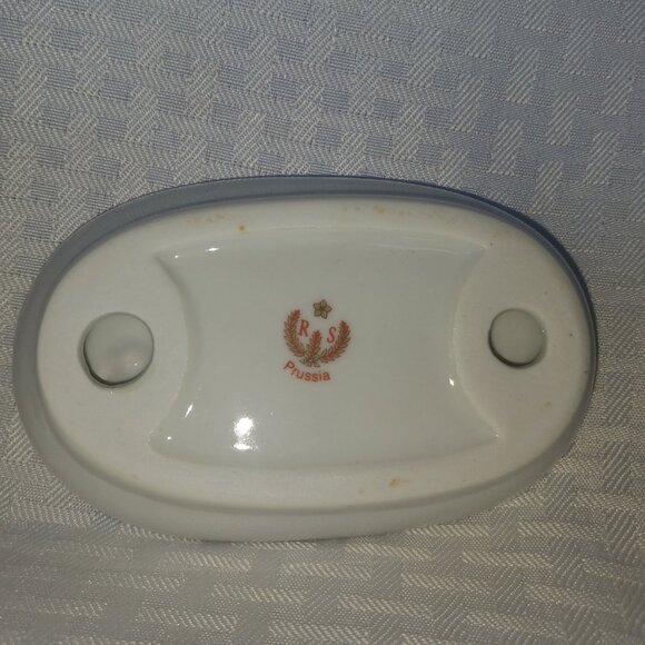 RS Prussia Ceramic Bath 3 Piece Set, Soap Dish, Tooth Brush Holder & Lotion Pump - Picture 5 of 6